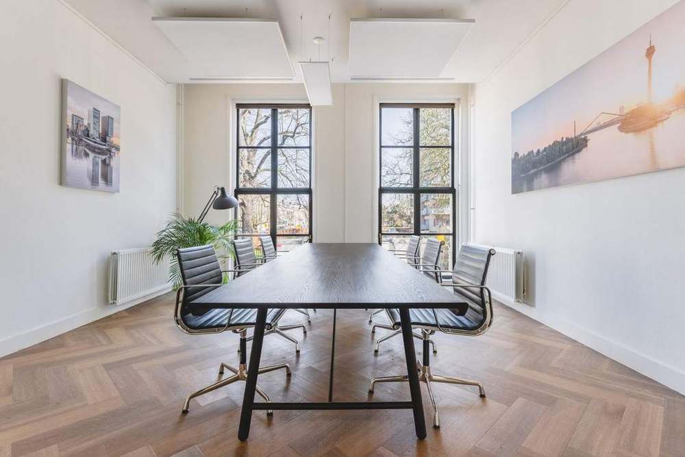 Meeting rooms | YOUNG Workspaces