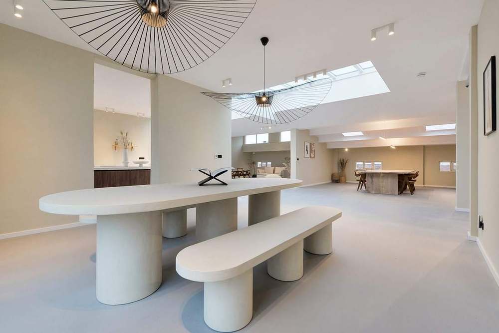 A workspace where productivity meets comfort | YOUNG Workspaces